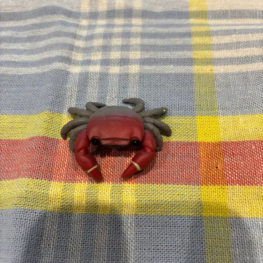 [BUNJANG] Grumpy Crab Figure Gacha Toy / 전선을 자르려는 심술쟁이 꽃게 피규어 가챠