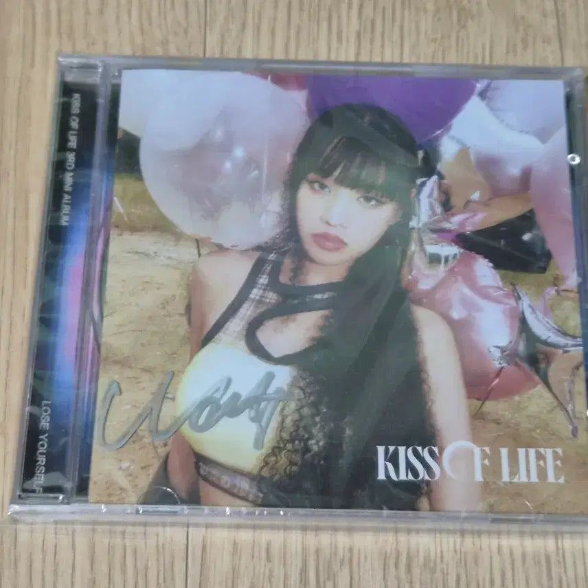 [BUNJANG] Kiss of Life NATTY Signed Album Sealed / [미개봉] 싸인앨범 키스오브라이프 나띠 친필싸인앨범