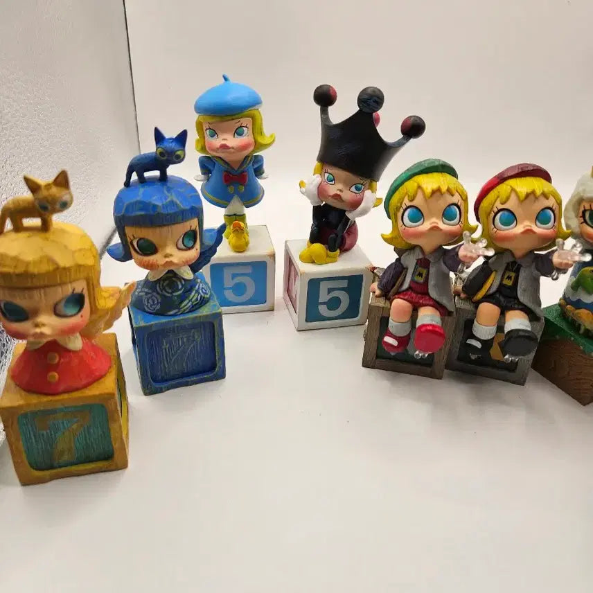 [BUNJANG] POP MART Molly Commemorative Retro Statue Set (10 Pieces) / 팝마트 몰리 기념 레트로 스태츄 10개 판매