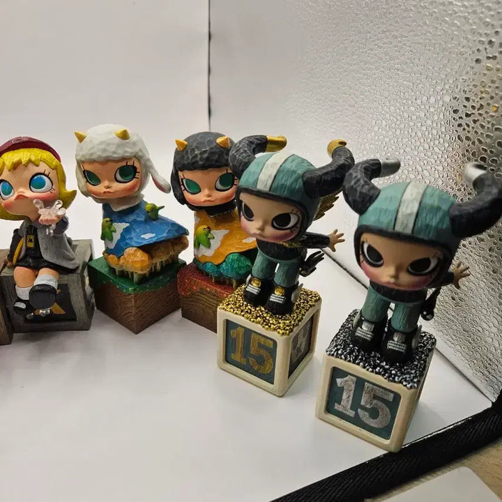 [BUNJANG] POP MART Molly Commemorative Retro Statue Set (10 Pieces) / 팝마트 몰리 기념 레트로 스태츄 10개 판매
