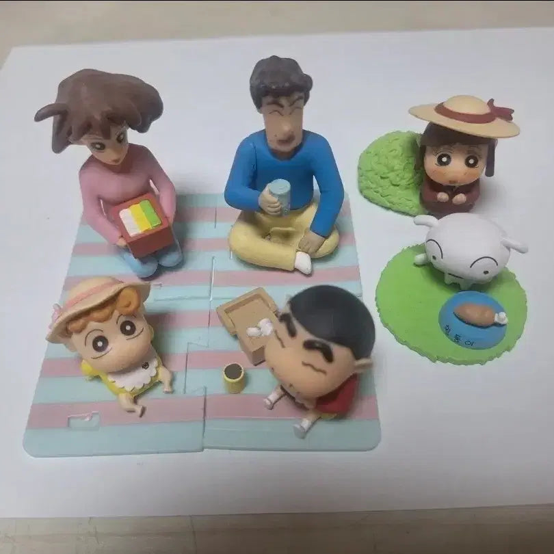 [BUNJANG] Crayon Shin-chan Picnic Figures Set (6 Types, Unsealed) / 짱구는 못말려 피크닉 피규어 6종 세트