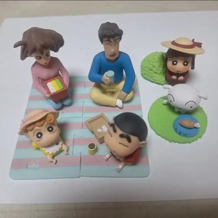 [BUNJANG] Crayon Shin-chan Picnic Figures Set (6 Types, Unsealed) / 짱구는 못말려 피크닉 피규어 6종 세트