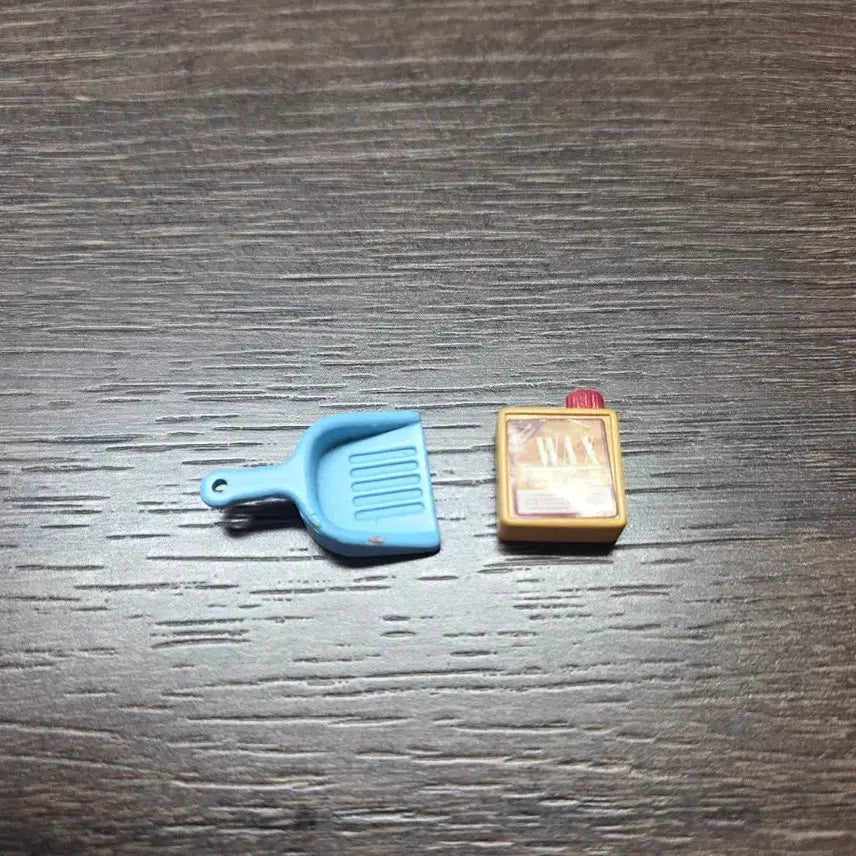 [BUNJANG] Sylvanian Families Cleaning Accessories Set (Discontinued) / 단종) 실바니안 청소 소품 2점