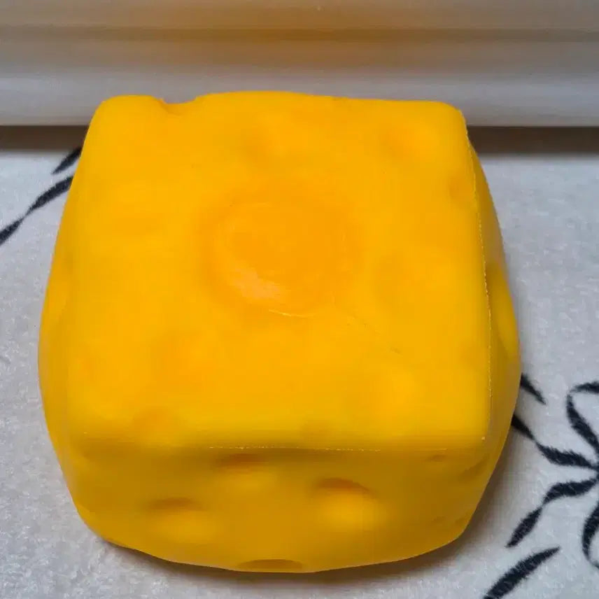 [BUNJANG] Giant Cheese Squeezie New / 대왕 치즈 슬랑이 새상품