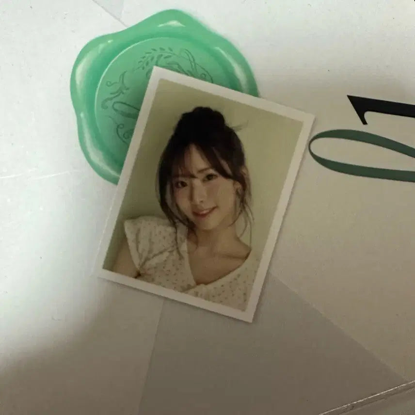 [BUNJANG] fromis_9 Jiwon Membership Kit Photocard / [판매] 프로미스나인 박지원 멤버십 키트 증명사진