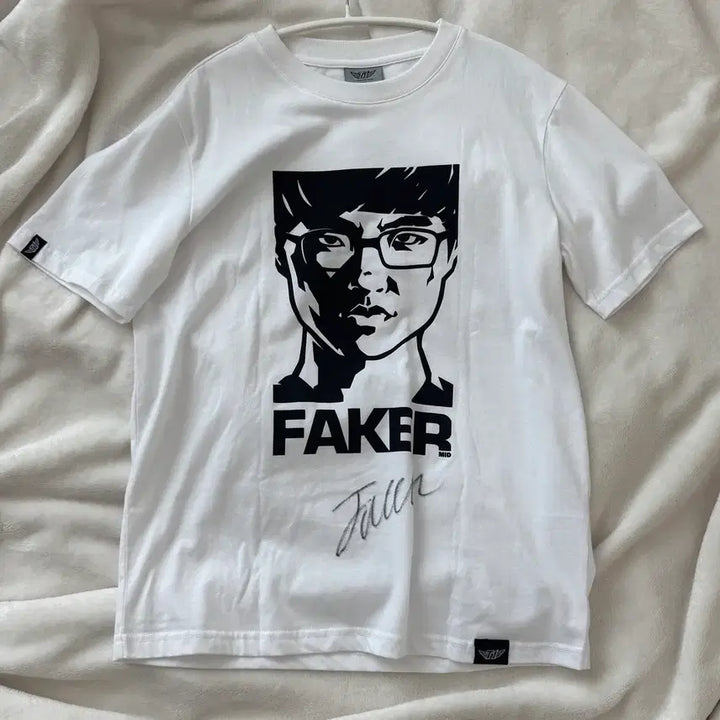 [BUNJANG] Faker Autographed T-Shirt / 페이커 친필 사인 티셔츠