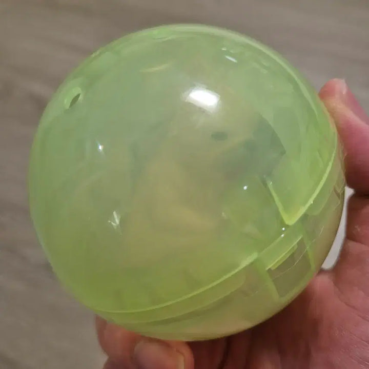 [BUNJANG] Glow-in-the-Dark Puppy Gacha Bulldog Figure / 빛나요 언제오려나 강아지 가챠 불독 팝니다.