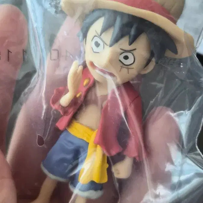 [BUNJANG] Jump Limited "Luffy Drawn with Left Hand" Figure / 최저가/월콜WCF) 원피스 점프 한정 왼손으로 그린 루피