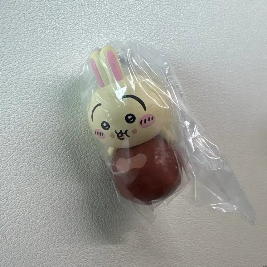 [BUNJANG] Chiikawa Food Mascot Vol. 3 Usagi Keyring (Sealed) / (미개봉) 치이카와 음식가득 마스코트 3탄 우사기 키링
