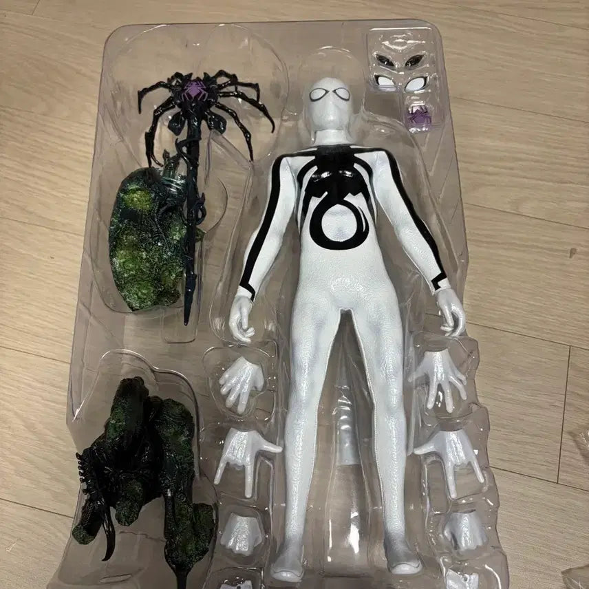 [BUNJANG] Hot Toys Morales Spider-Man Alien CMS027 / 핫토이 모랄레스 에일리언 스파이더맨 cms027