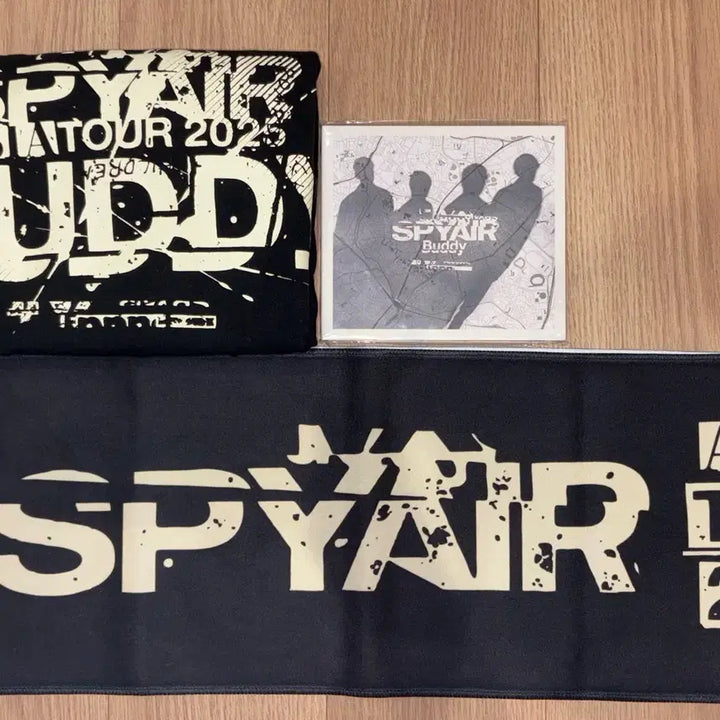 [BUNJANG] SPYAIR ASIA TOUR 2025 Merchandise Set (T-shirt, CD, Towel) with Bonus Card / SPYAIR ASIA TOUR 2025 굿즈 티셔츠/CD/타올 세트/특전 일괄 판매