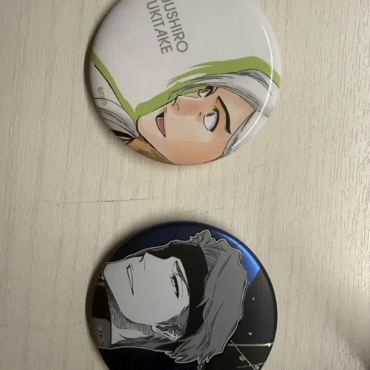 [BUNJANG] Bleach Aizen Ukitake Badge Set / 블리치 아이젠,우키타케 뱃지