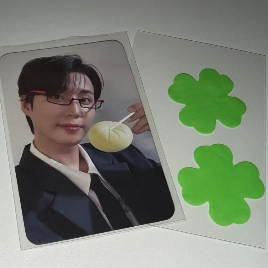 [BUNJANG] Young K Glasses Mandu Musinsa Photocard / 영케이 안경만두 무신사 포카
