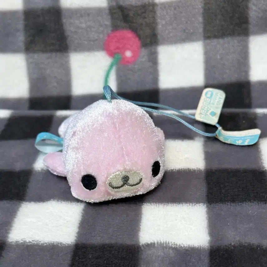 [BUNJANG] San-X Velvet Strawberry Sakuragoma Mamegoma Mini Doll Keychain / 고전 산엑스 벨벳 딸기 미니 사쿠라고마 마메고마 인형 키링