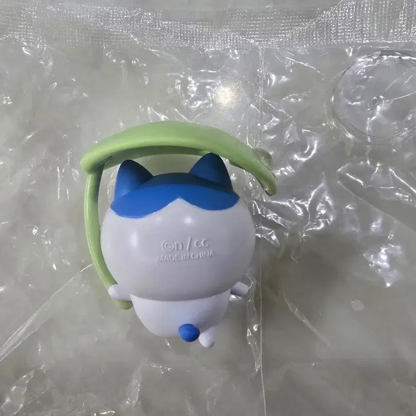 [BUNJANG] Chiikawa Hachware Umbrella Figure / 우산 하치와레 가르마 먼작귀 치이카와 피규어