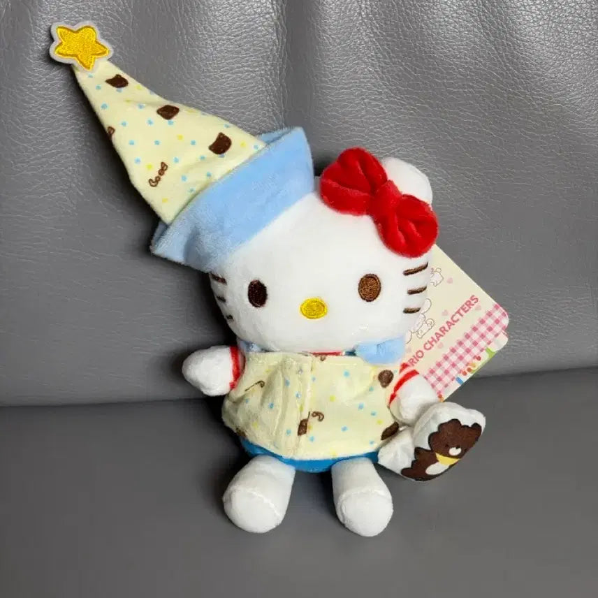 [BUNJANG] Sanrio Hello Kitty Pajama Plush Doll Keychain / [새상품] 산리오 헬로키티 잠옷 파자마 봉제인형 키링