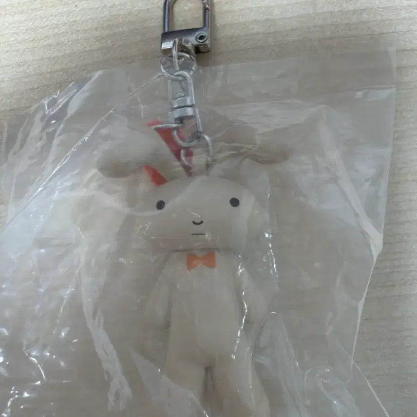 [BUNJANG] Crayon Shin-chan Yuri Rabbit Keyring / 짱구 유리 토끼 키링
