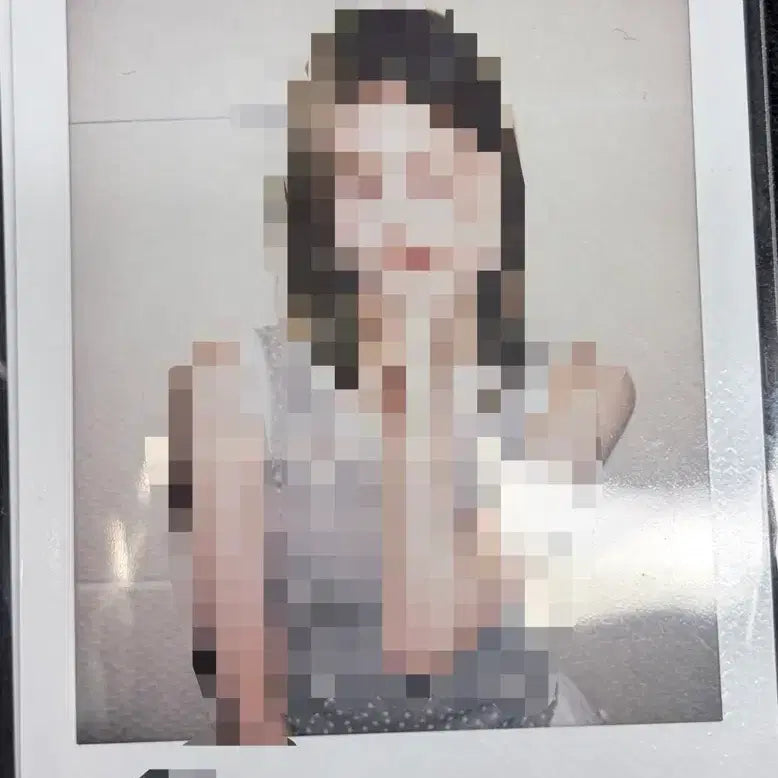 [BUNJANG] TripleS Jueun Polaroid Flower Pose / 트리플에스 주빈 폴라 싸폴