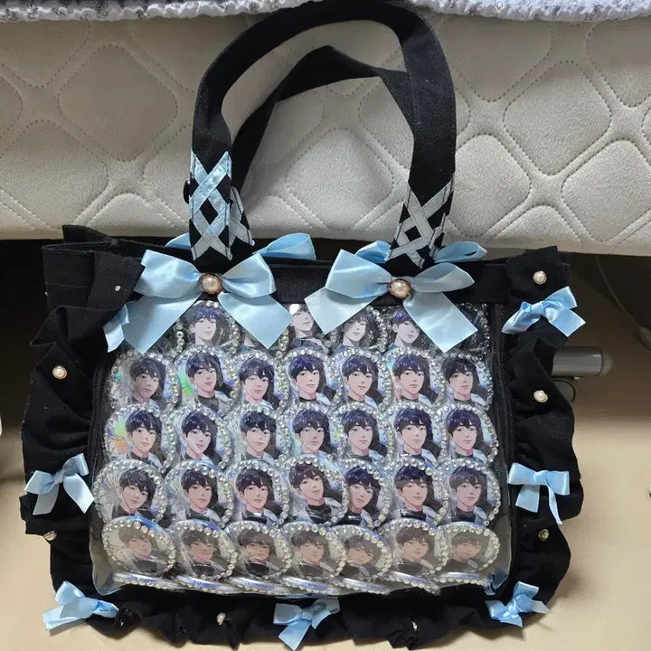 [BUNJANG] PlaYve Dash YeJun ita Bag with Pins / 플레이브 대쉬 예준 이타백