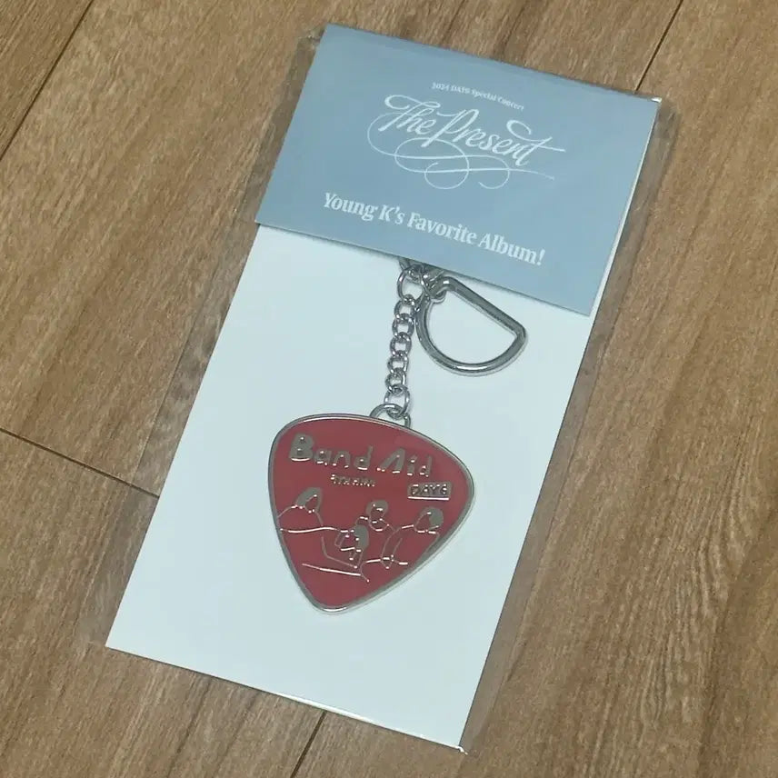 [BUNJANG] Day6 Young K Metal Pick Keychain / 원가이하) 데이식스 밴드에이드 영케이 피크 메탈 키링