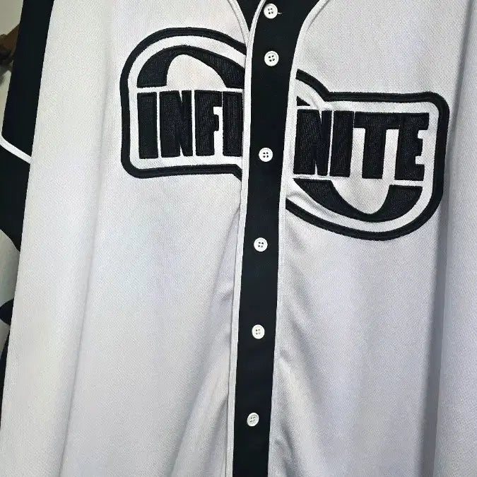 [BUNJANG] INFINITE Limited Edition Concert Japan MD Baseball Uniform (Photocard Included) / 인피니트 리미티드에디션 콘서트 일본 MD 야구 유니폼(포카포함)