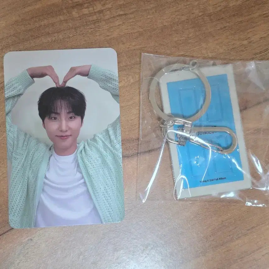 [BUNJANG] Day6 Young K Music Core Official Photocard + Keychain Bundle / 데이식스 영케이 음중 공방 포카 + 키링