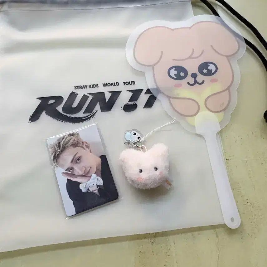 [BUNJANG] Stray Kids Run It First Concert Entrance Gift / 스트레이키즈 런잇 7/25 첫콘 입장 기프트