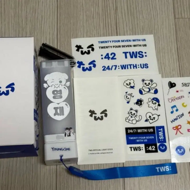 [BUNJANG] TWS SEVENTEEN Official Light Stick Toronabong / 투어스 응원봉 투로나봉 투로나 tws 영재 지훈 신유 도훈 경민 한진