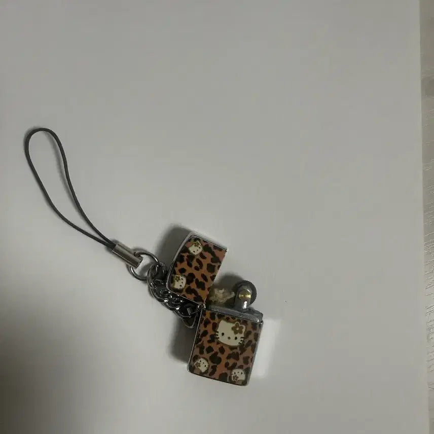 [BUNJANG] Hello Kitty Classic Lighter Keychain / 헬로키티 고전 라이터 키링 (초희귀)