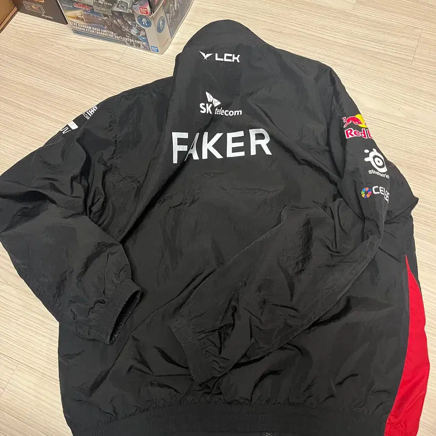 [BUNJANG] T1 2023 Spring Season GOSUDIO Uniform Jacket Faker Backprint / 2023 T1 스프링시즌 골스튜디오 유니폼 자켓 (페이커 FAKER 백마킹)