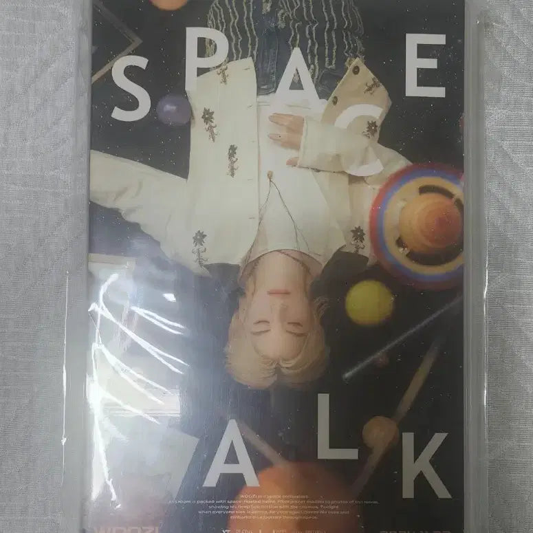 [BUNJANG] SEVENTEEN Woozi 2024 Space Walk Birthday Box / 우지 2024 space walk 생일박스 생박 판매