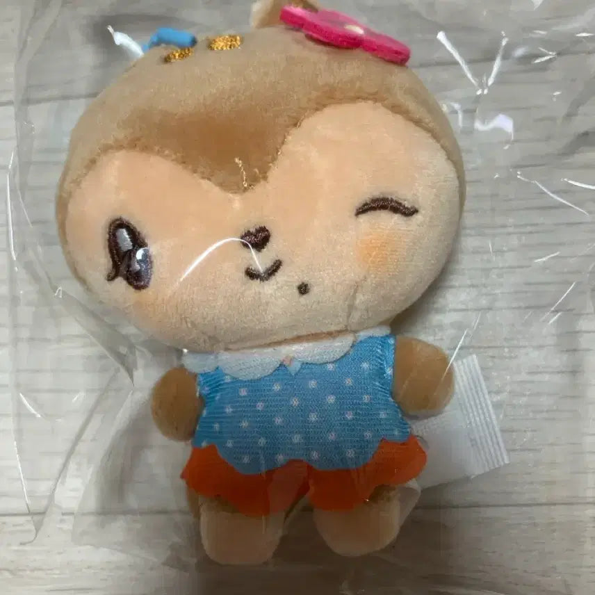 [BUNJANG] IVE MiniV Pop-up Random Tanning Doll Gaeul / 아이브 미니브 팝업 랜덤 태닝 인형 달이 가을