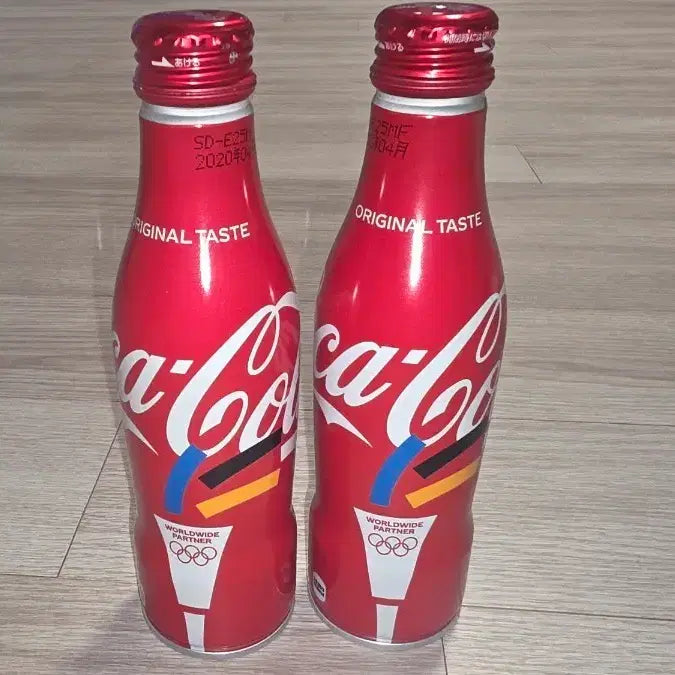 [BUNJANG] Coca-Cola Olympic Commemorative Bottles Set (2-Piece) / 코카콜라 올림픽 기념 병 2개