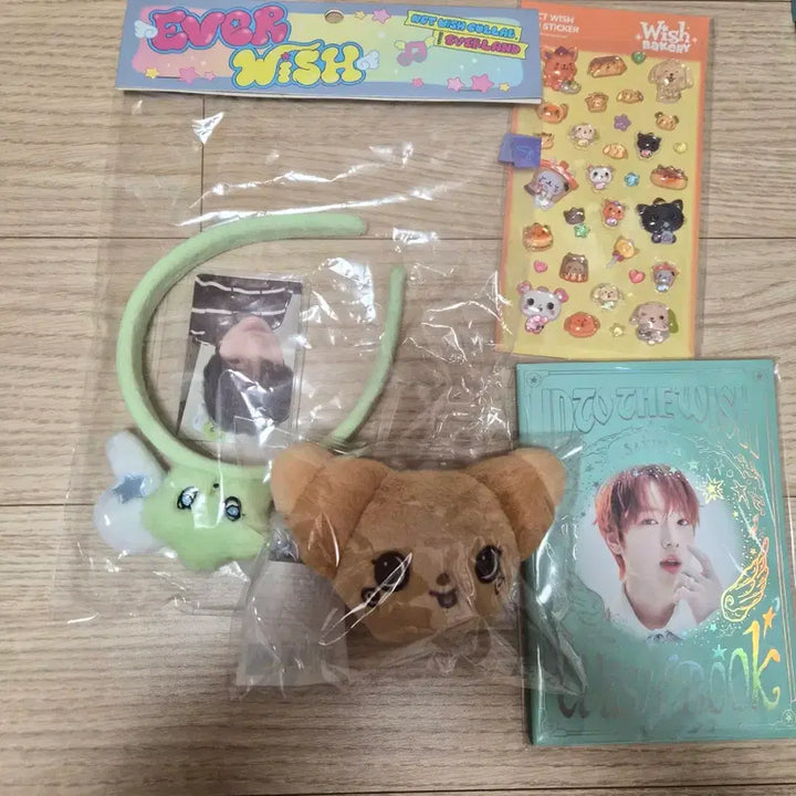 [BUNJANG] NCT WISH 3D Sticker Set, Everwish Wichyu Headband, Bakery Wish Doll Pang, Wishbook Sakuya / NCT WISH 3D 스티커 세트 + 에버위시 위츄 머리띠 + 베이커리 위시돌 팡이 + 위시북 사쿠야