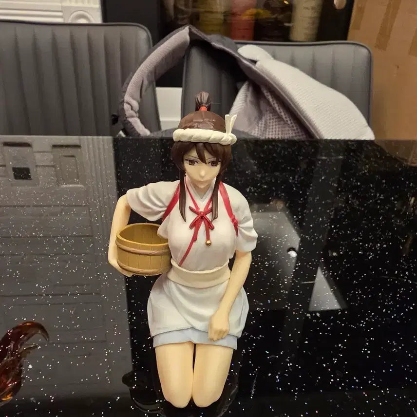 [BUNJANG] Beautiful Girl Figure with Water Bottle / 미소녀 피규어 물통 포함