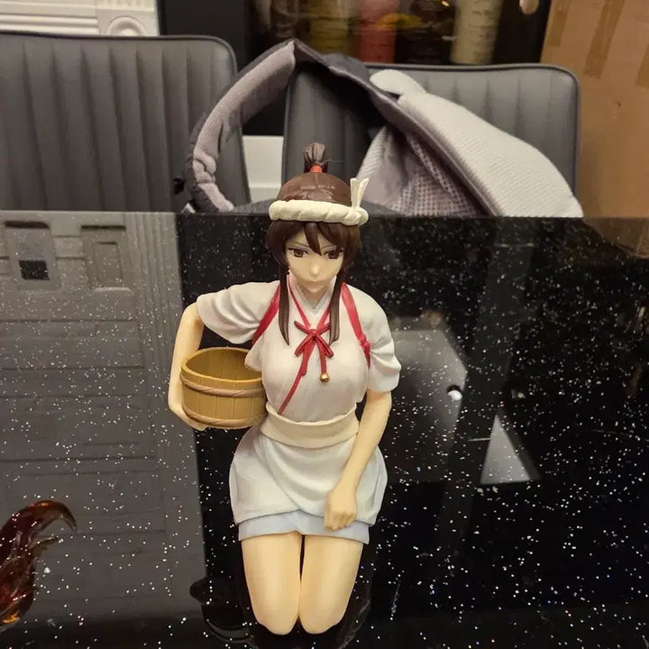 [BUNJANG] Beautiful Girl Figure with Water Bottle / 미소녀 피규어 물통 포함