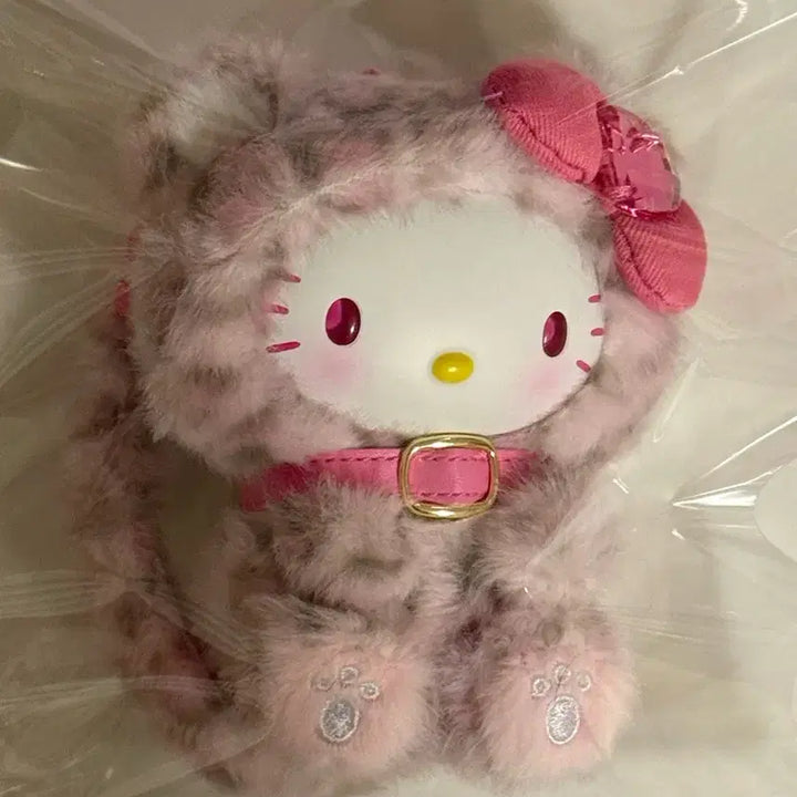 [BUNJANG] Sanrio Friends Leopard Figure Hello Kitty / 산리오 프렌즈 레오파드 피규어 헬로키티