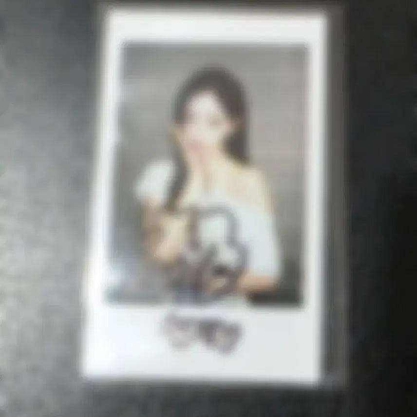 [BUNJANG] TripleS Yeonji Autographed Instant Photo (Polaroid) / 트리플에스 연지 싸인폴라 싸폴