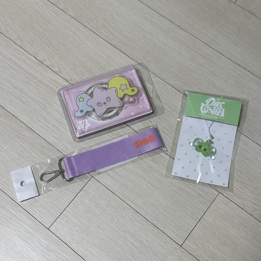 [BUNJANG] NCT WISH Popchu Gripsock Sealed + Witchu Glow-in-the-Dark Keyring Bundle Set / 엔시티 위시 그립톡 팝츄 미개봉 + 위츄 야광 키링 일괄 양도