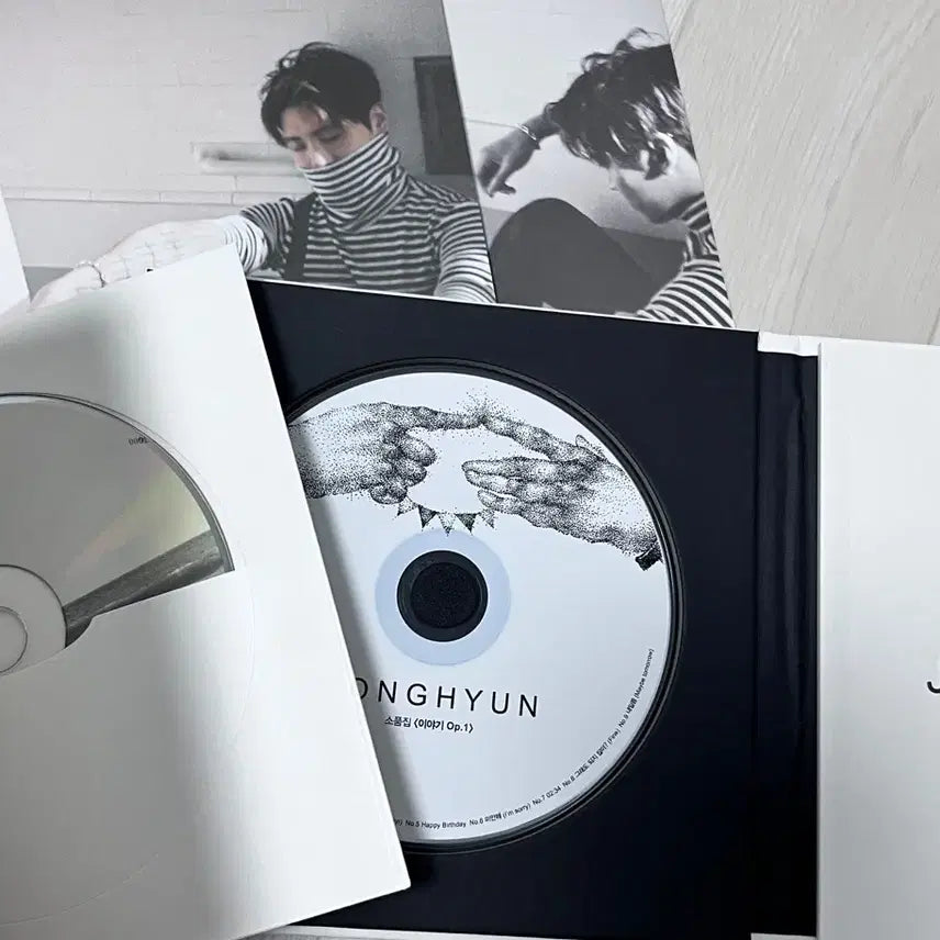 [BUNJANG] SHINee Jonghyun Story Op.1, 2 Album Bundle Set / 샤이니 종현 소품집 이야기 Op.1,2 앨범