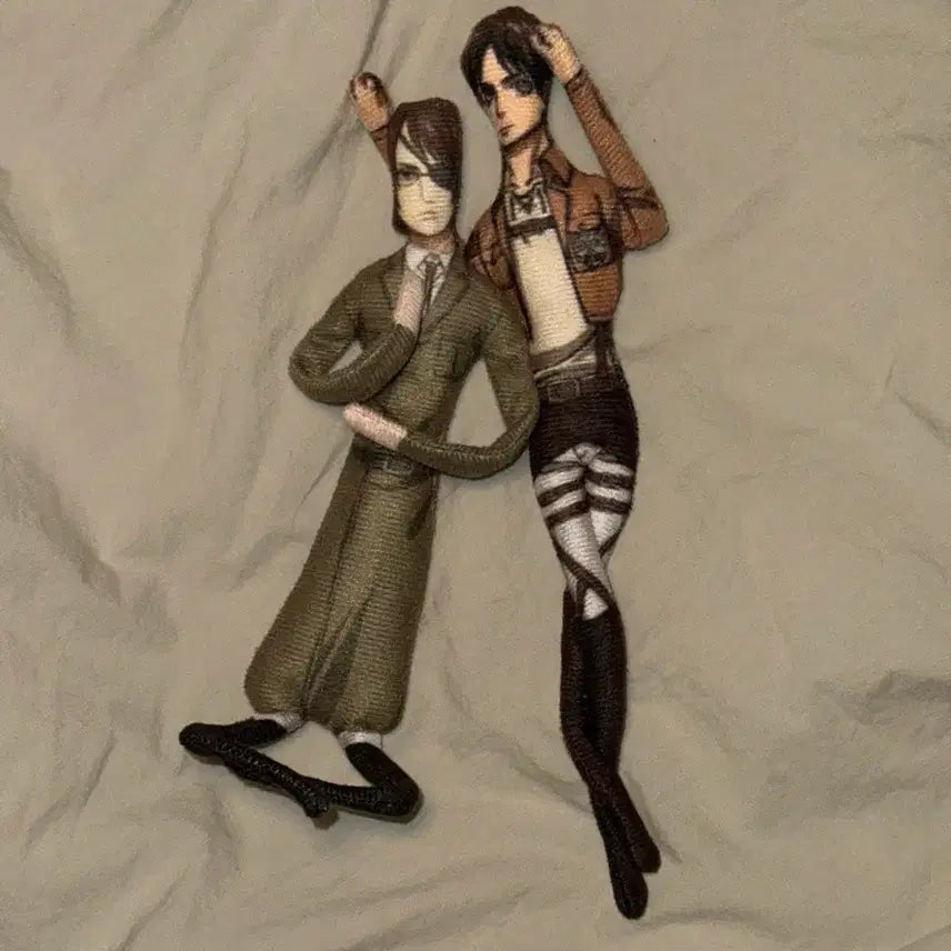 [BUNJANG] Attack on Titan Bundle Eren Yeager &amp; Hange Jointed Dolls / [일괄] 진격의거인 철사인형 에렌예거/한지 구체관절인형 펠트 인형 쿠지 뽑기 진격거 피규어