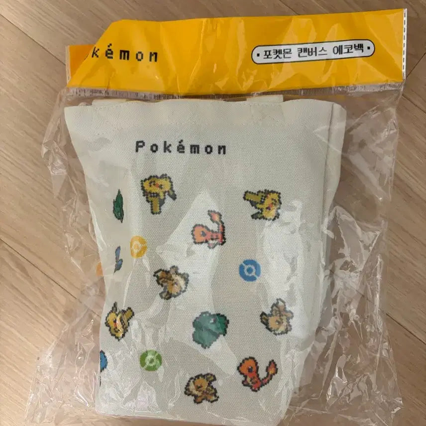 [BUNJANG] Pokemon Pixel Art Canvas Mini Eco Bag (CU Collaboration, Korean Exclusive, Sealed) / (미개봉) CU 콜라보 포켓몬스터 캔버스 미니 에코백 가방 (한국 한정)