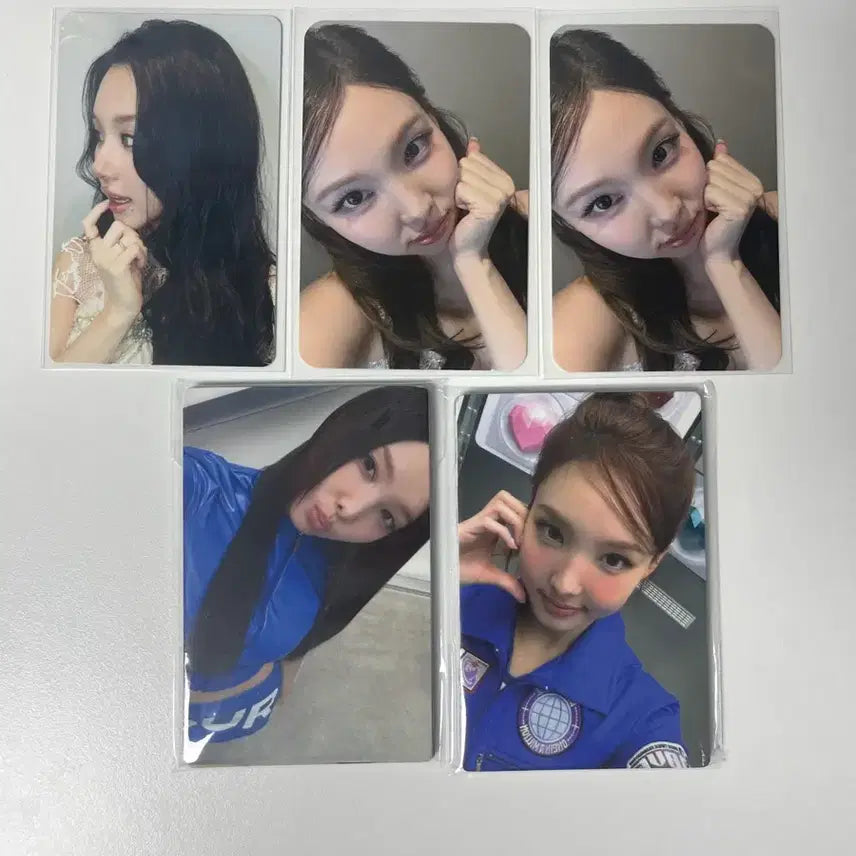 [BUNJANG] TWICE This is for Concert Entrance Photocard, 10th Anniversary Fanmeeting Entrance Photocard, Loveyess Popup Exclusive Photocard Set (Chaeyoung, Nayeon) / 트와이스 twice this is for 콘서트 입장 포카 첫콘 10주년 팬미팅 입장 포카 라부리 팝업 4만원 구매 특전 채영1 나연2 일괄 양도