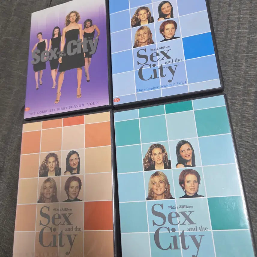 [BUNJANG] Sex and the City DVD Set (4-Disc, Includes Sealed) / 섹스 앤 더 시티 DVD 세트 (4종 - 미개봉 포함)