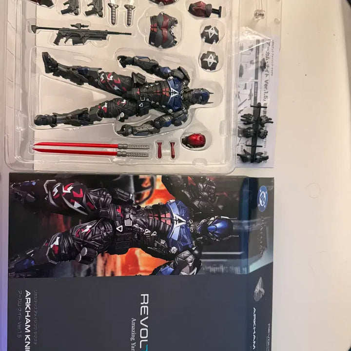[BUNJANG] Amazing Yamaguchi Revoltech Arkham Knight Kaiyodo Figure / 어메이징 야마구치 리볼텍 아캄 나이트 카이요도 정품