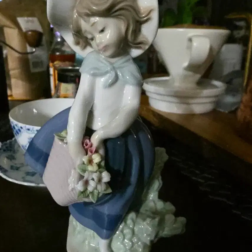 [BUNJANG] Yadro "Picking Flowers" Figurine (1984) / 야드로 꽃따기5222