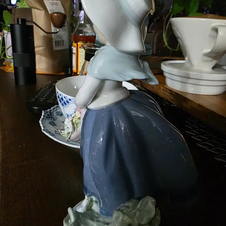 [BUNJANG] Yadro "Picking Flowers" Figurine (1984) / 야드로 꽃따기5222