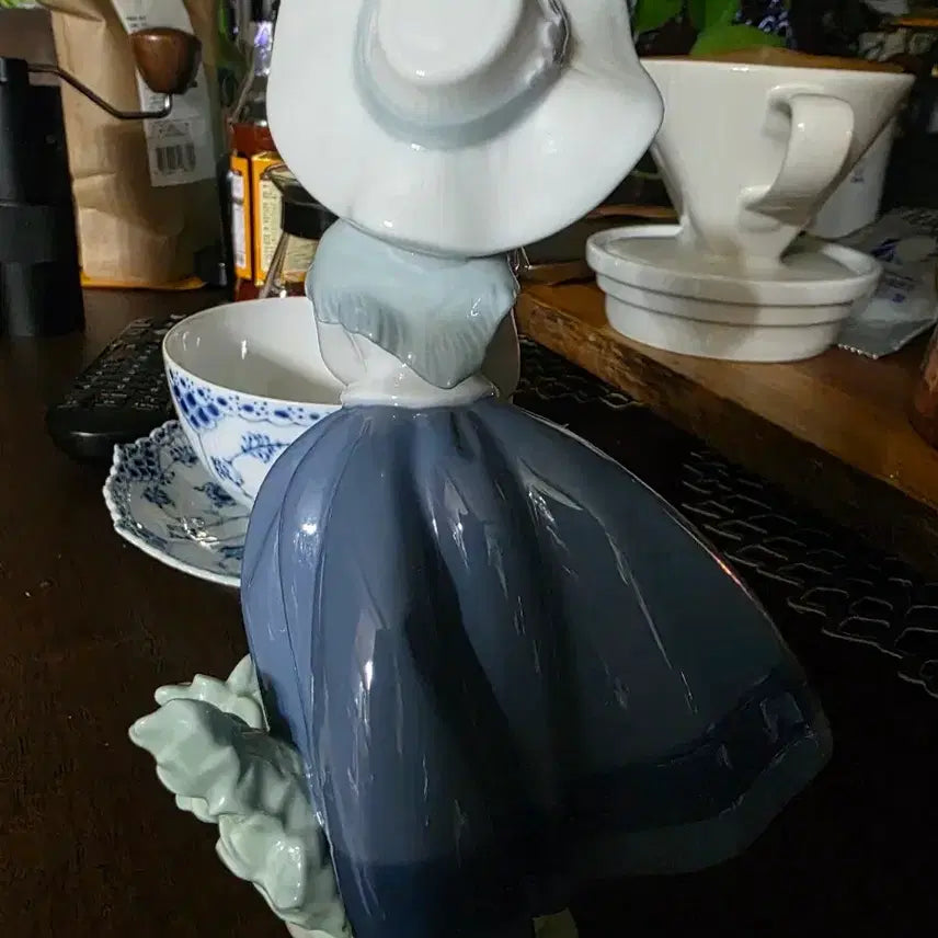[BUNJANG] Yadro "Picking Flowers" Figurine (1984) / 야드로 꽃따기5222
