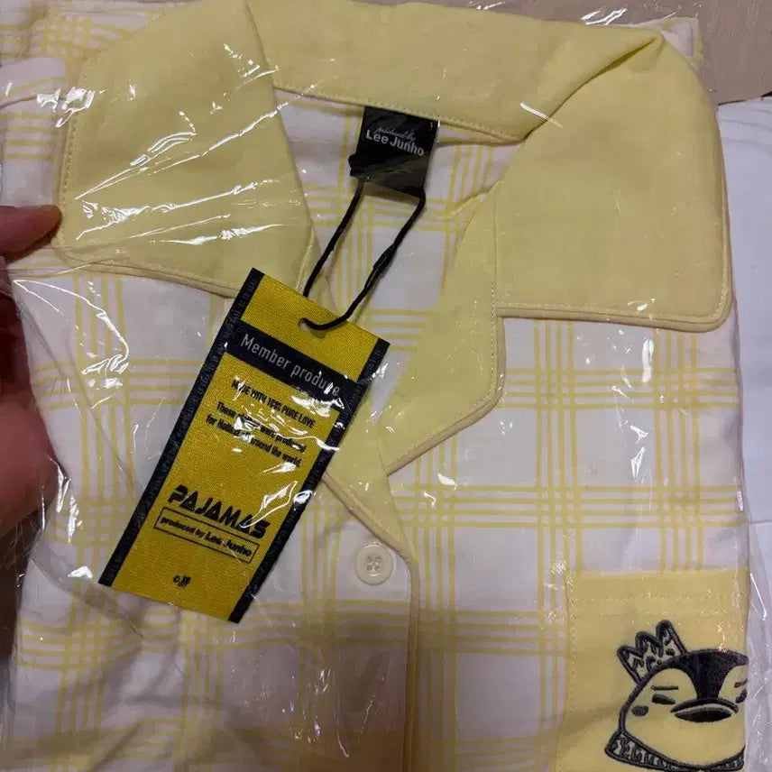 [BUNJANG] 2PM Junho 2PM Pop-up Penguin Pajamas + Penguin Hand Towel Set / 준호 2pm팝업 펭펭 잠옷+펭펭핸드타올