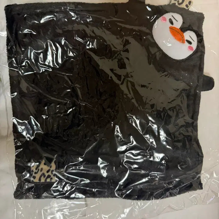 [BUNJANG] 2PM Junho 2PM Pop-up Penguin Pajamas + Penguin Hand Towel Set / 준호 2pm팝업 펭펭 잠옷+펭펭핸드타올